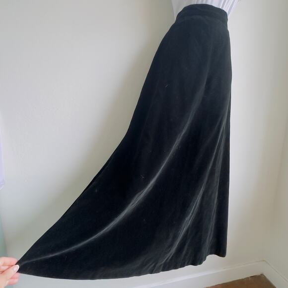 John Meyer Vintage Black Velvet Maxi WhimsiGoth Long Full Festive Retro Skirt 12 - Picture 1 of 10